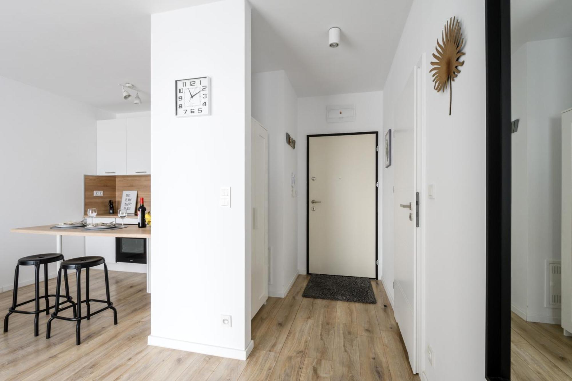 M&R Apartament Airport&Business Premium Komputerowa - Underground Garage - Free Wifi - Netflix - Self Check-In - 5 Min From Chopin Airport ワルシャワ エクステリア 写真