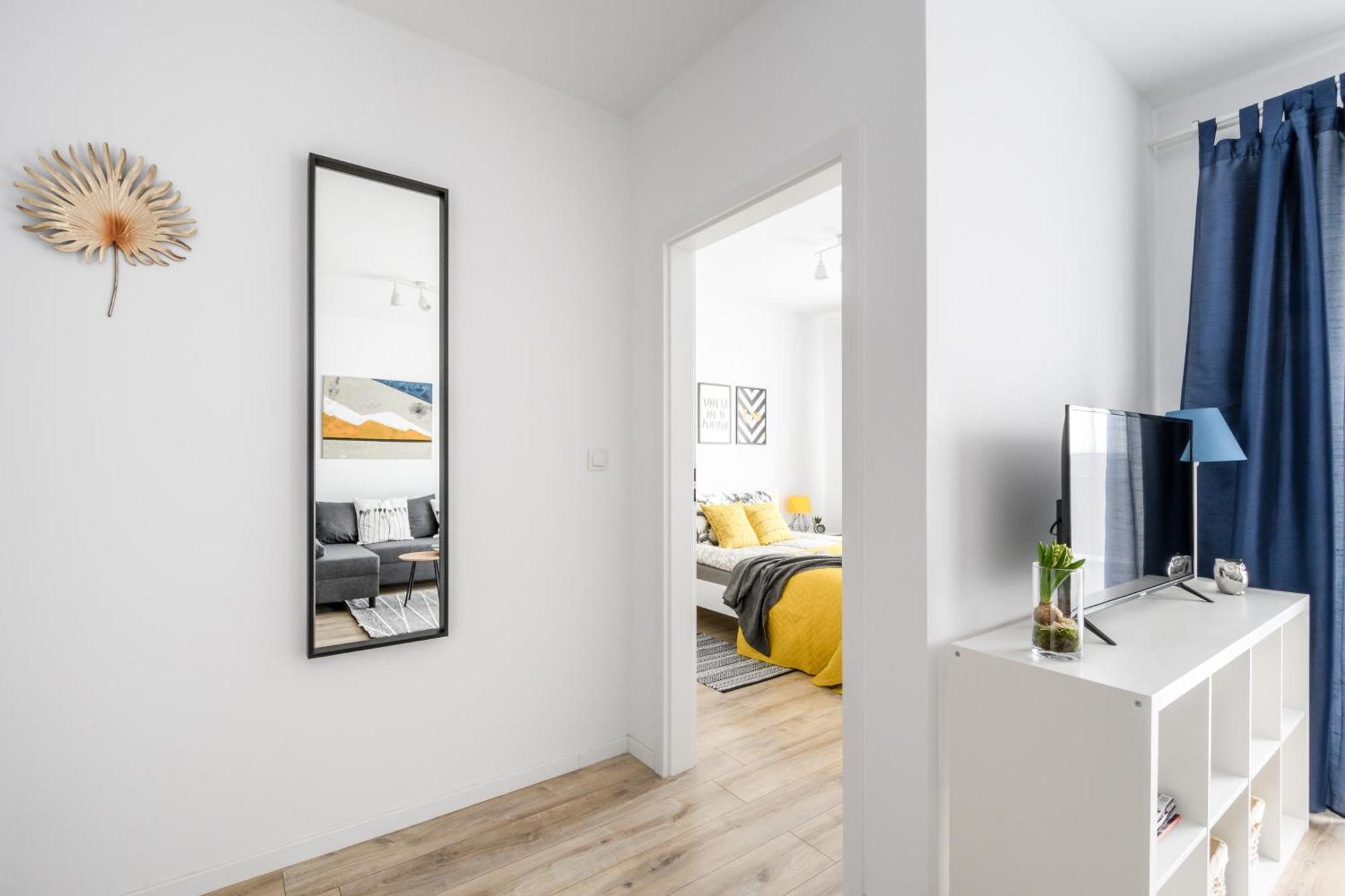 M&R Apartament Airport&Business Premium Komputerowa - Underground Garage - Free Wifi - Netflix - Self Check-In - 5 Min From Chopin Airport ワルシャワ エクステリア 写真