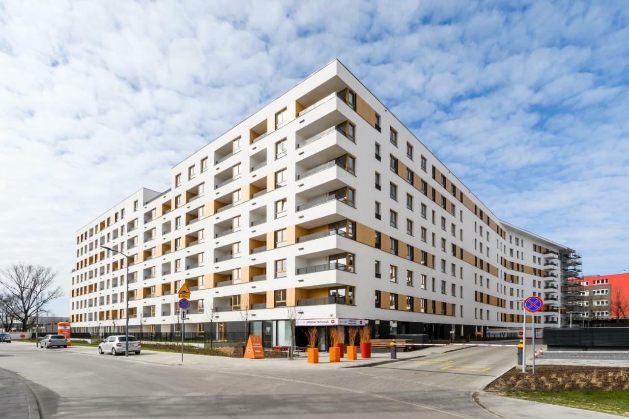 M&R Apartament Airport&Business Premium Komputerowa - Underground Garage - Free Wifi - Netflix - Self Check-In - 5 Min From Chopin Airport ワルシャワ エクステリア 写真