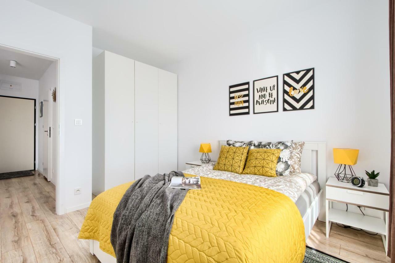 M&R Apartament Airport&Business Premium Komputerowa - Underground Garage - Free Wifi - Netflix - Self Check-In - 5 Min From Chopin Airport ワルシャワ エクステリア 写真