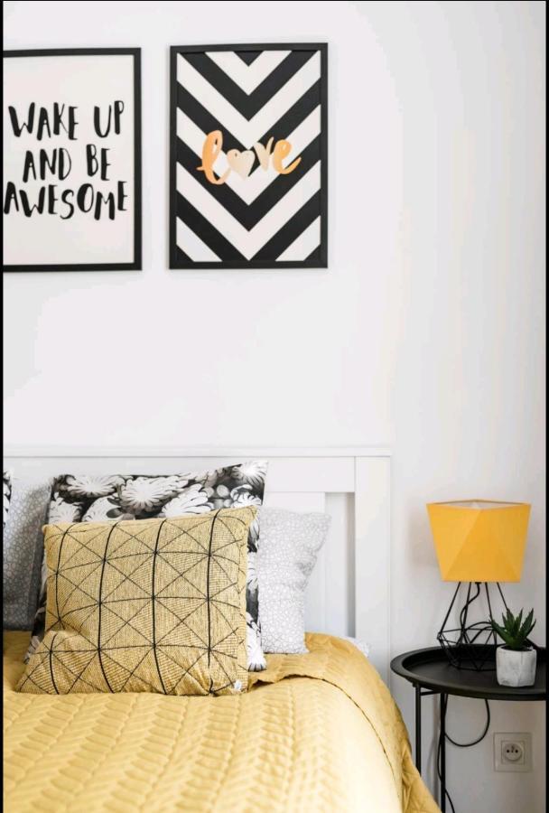 M&R Apartament Airport&Business Premium Komputerowa - Underground Garage - Free Wifi - Netflix - Self Check-In - 5 Min From Chopin Airport ワルシャワ エクステリア 写真
