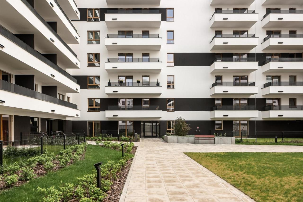 M&R Apartament Airport&Business Premium Komputerowa - Underground Garage - Free Wifi - Netflix - Self Check-In - 5 Min From Chopin Airport ワルシャワ エクステリア 写真